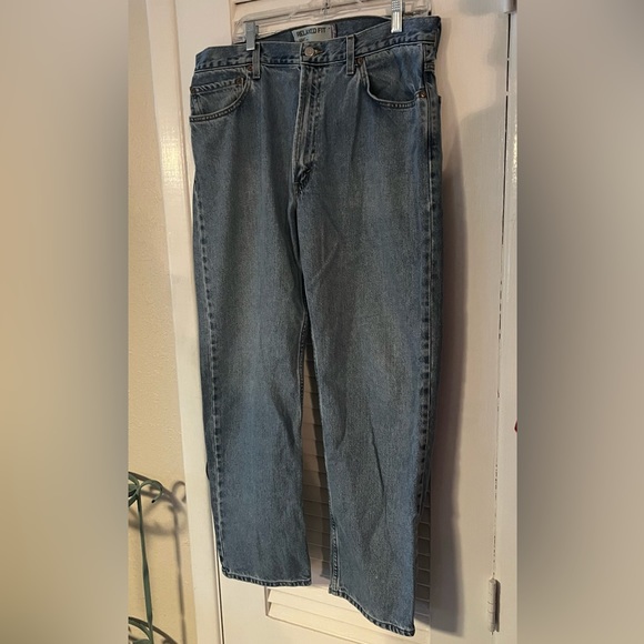 Levi’s 550 Relaxed Fit Men’s Jeans in Light Stonewash - Picture 6 of 11